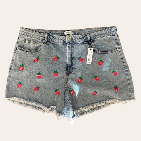 Rue21 Pants - NWT [rue21+] strawberry boyfriend denim shorts